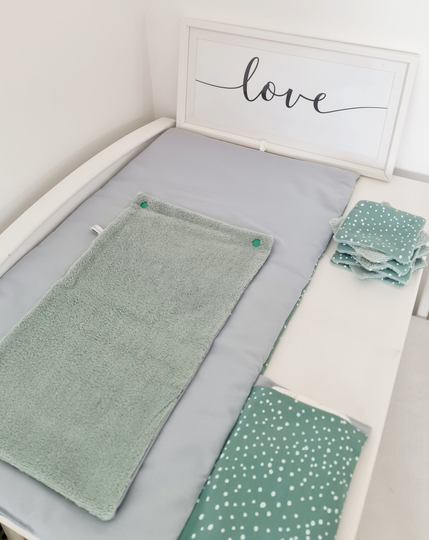 Matelas à langer artisanal français bébé nomade « Petits prix »: le tapis nomade à emporter, le lot de lingettes lavables en cadeau 🎁