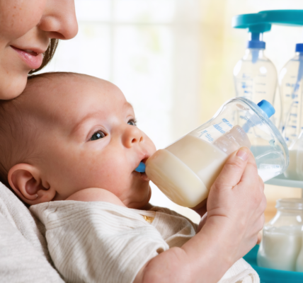 découvrez les conseils essentiels pour bien nourrir votre bébé au biberon, assurer son confort et favoriser sa croissance en toute sérénité.