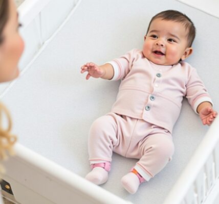 Hauck Sleep’n Play Center : le lit parapluie parfait pour garantir le confort et la sérénité de votre bébé